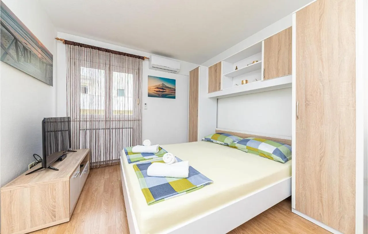 Cozy Apartment In Kastel Luksic With Kitchen Kastela Croatia