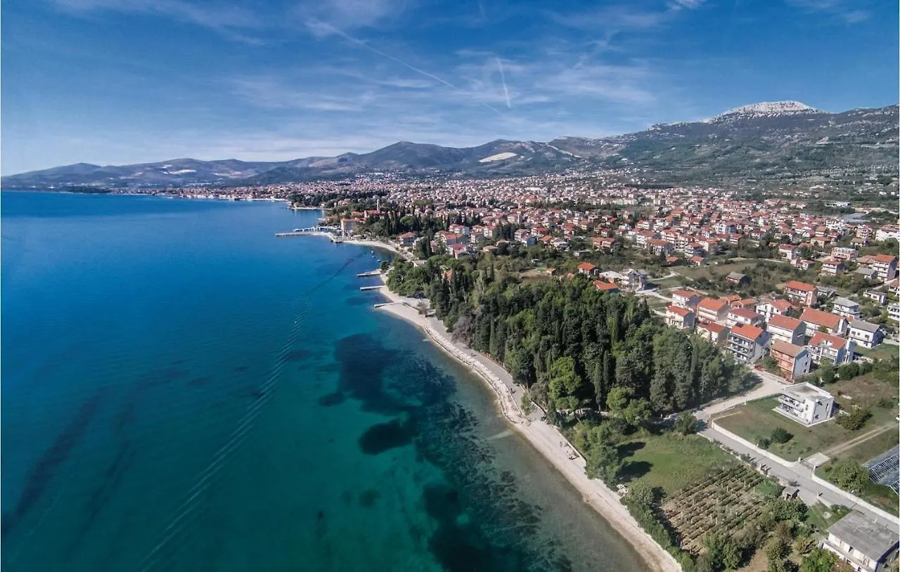 Cozy Apartment In Kastel Luksic With Kitchen Kastela